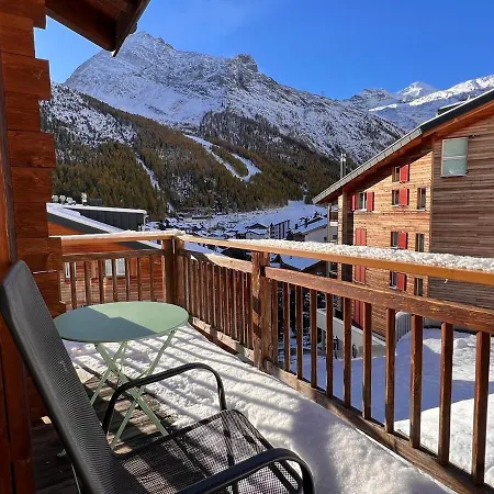 Alpesi faház Snow Ball Panoramic View In The Center Of Saas Fee
